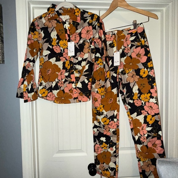 Flora Bea NY size small shirt and pants set - Picture 3 of 4